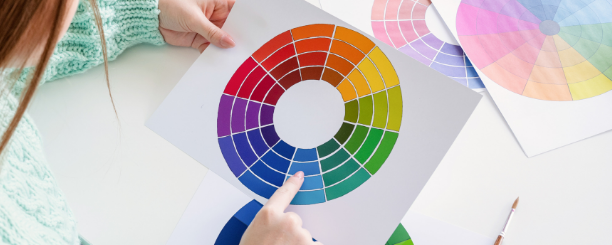 Kleurencirkel van Itten: bepaal je ideale kleur raamdecoratie